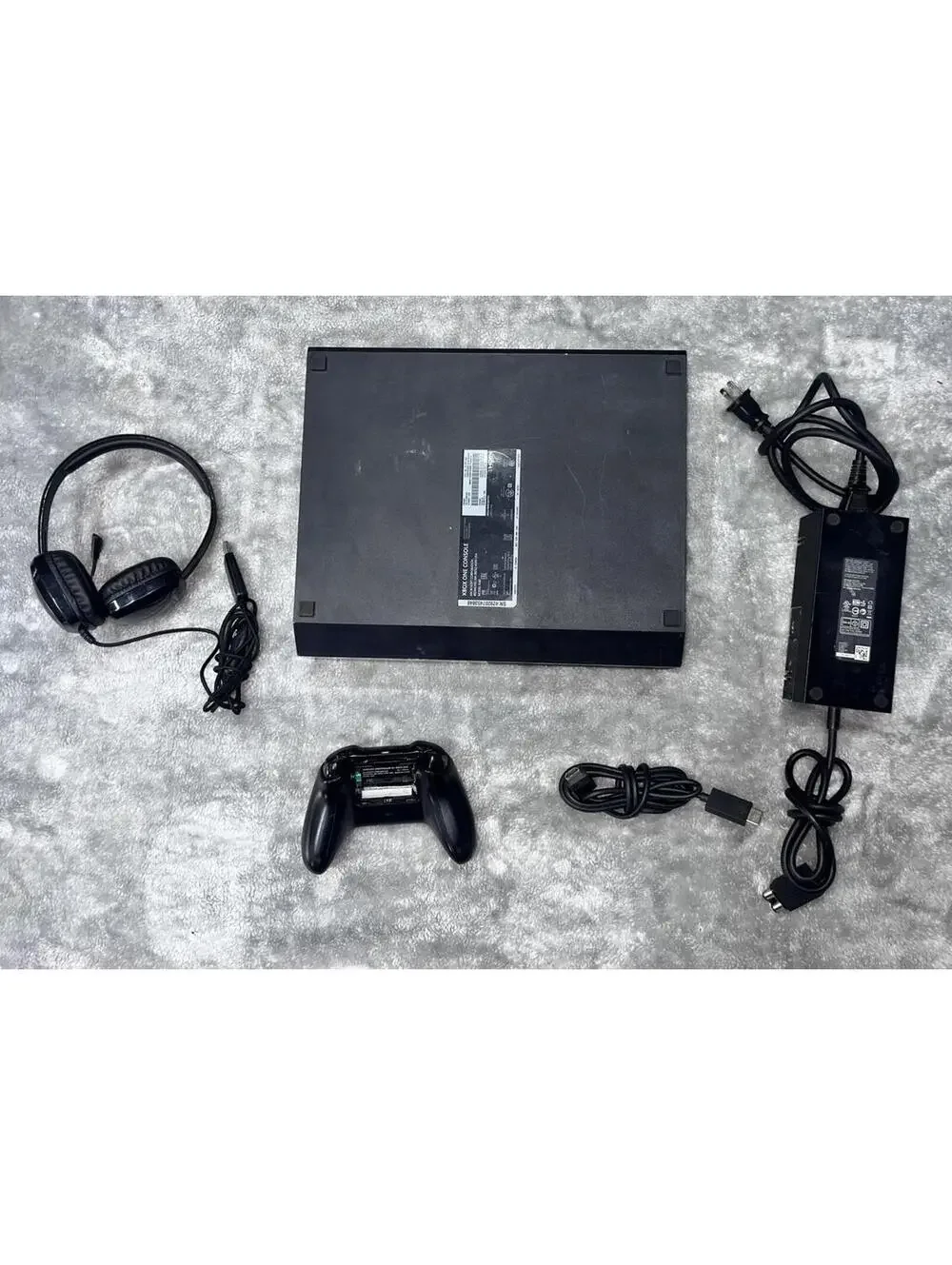 Microsoft Xbox One Console Bundle - Controller And Cables - Works